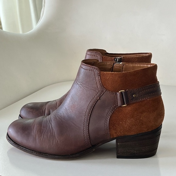 Clarks Maypearl Lilac Cognac Brown Leather Camel Ankle Boots Bootie Size 9.5 - Picture 4 of 16